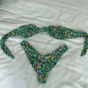 Skatie xs bikini set napali Lyndi Parker